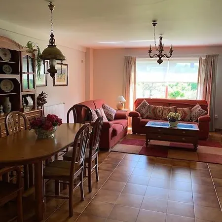 Casa En Amplia, Cerca De La Playa. Nigrán