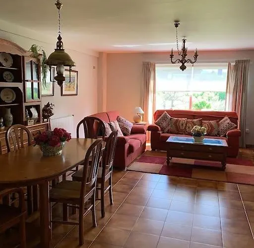 Casa En Amplia, Cerca De La Playa. Nigrán
